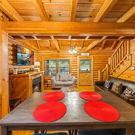 Alpenhaus Cozy Log Cabin - 2 Bedrooms, Hot Tub, Amazing Location! Pigeon Forge Exterior photo