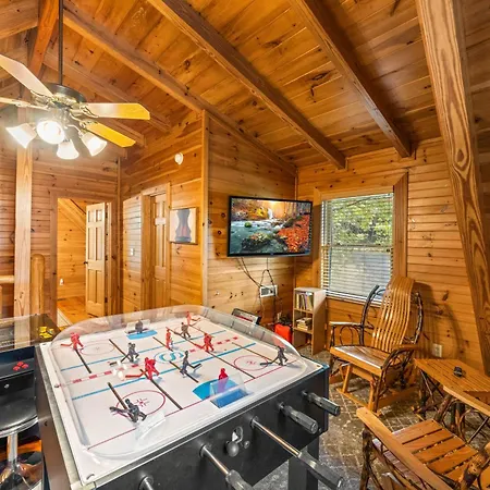 Alpenhaus Cozy Log Cabin - 2 Bedrooms, Hot Tub, Amazing Location! Pigeon Forge Exterior photo